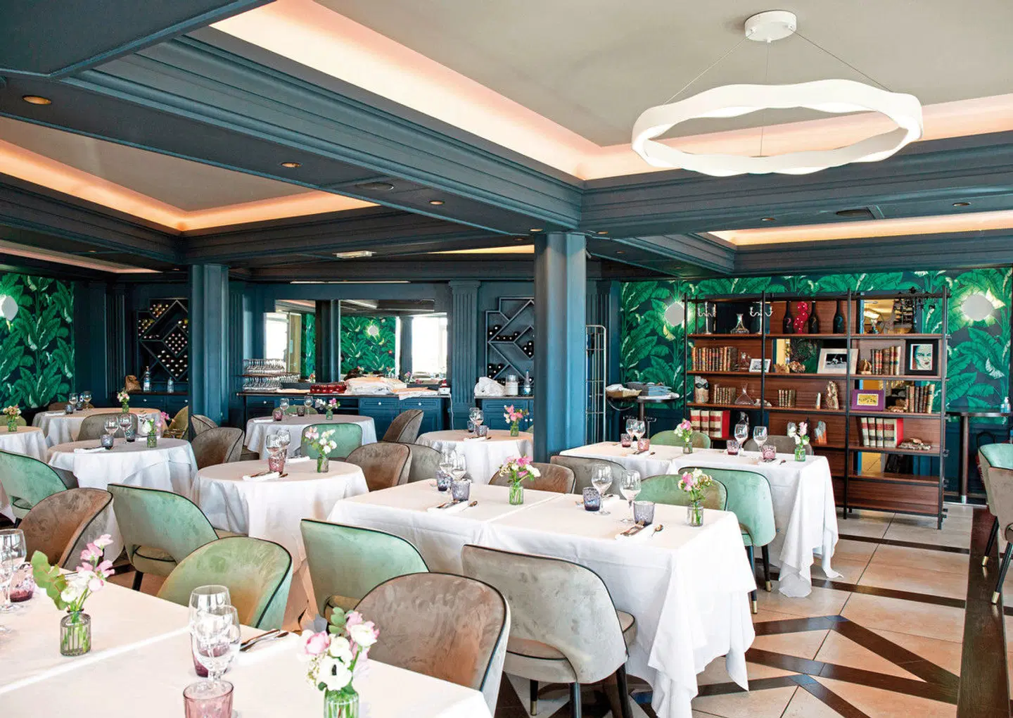 Les Flamants Roses Restaurant