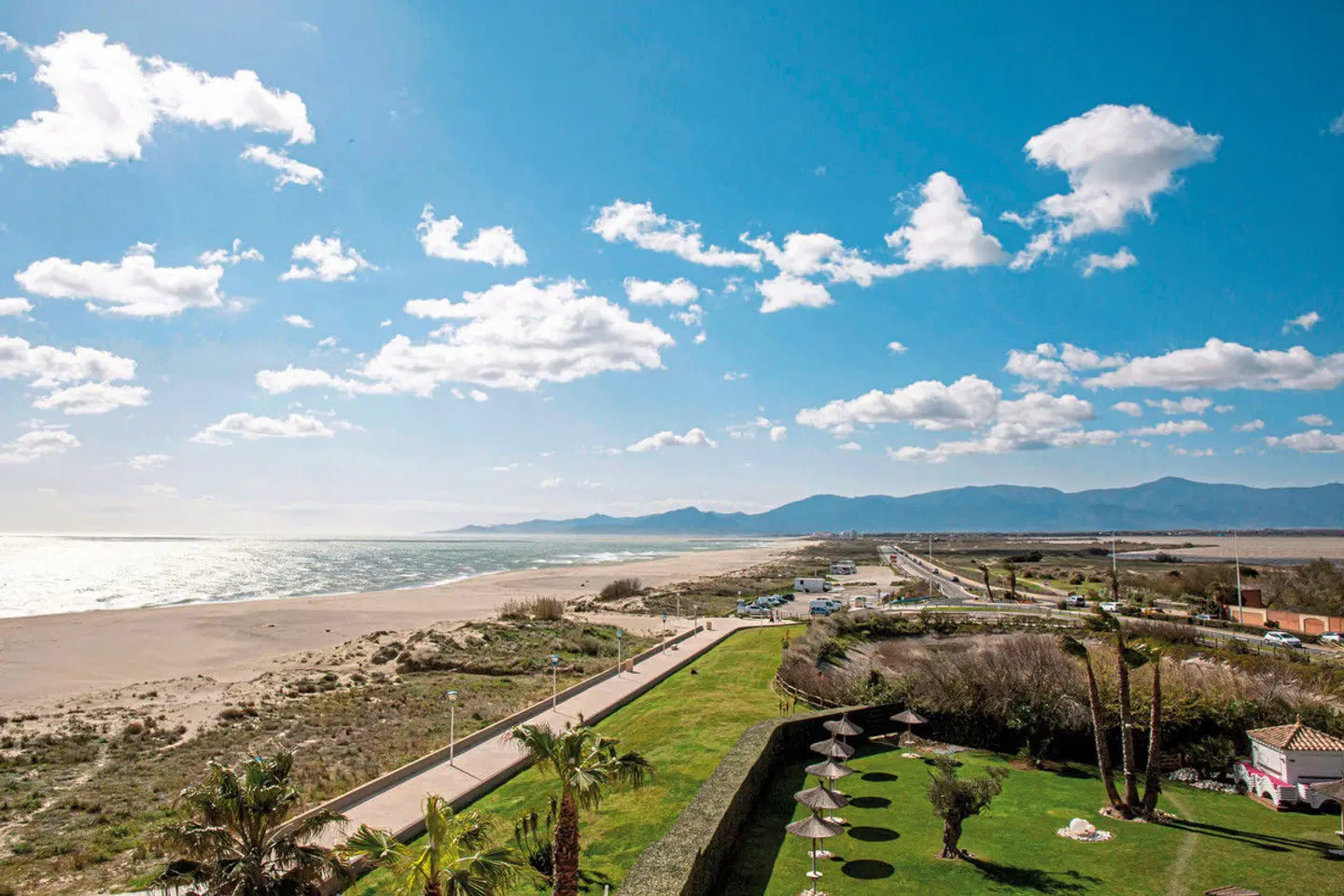 Les Flamants Roses LANDSCAPE