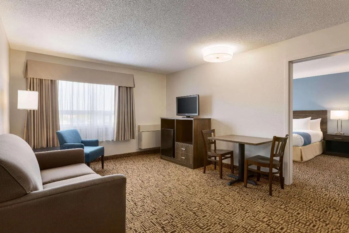 Travelodge Suites New Glasgow ROOM_EXAMPLE