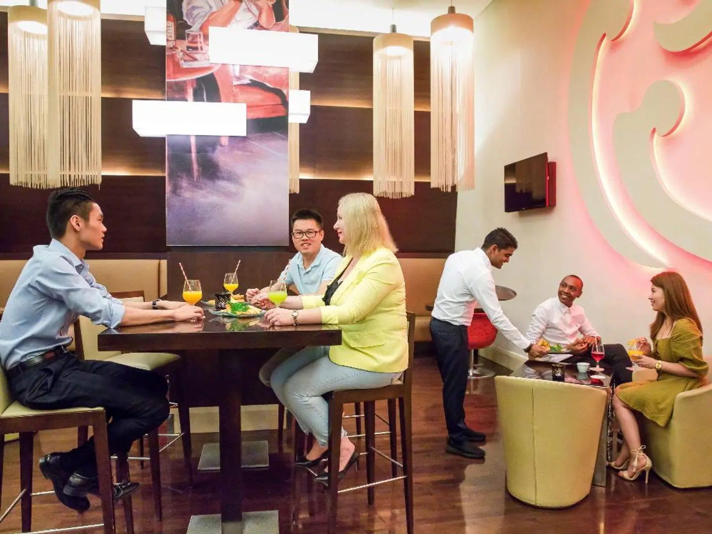 Novotel Deira Creekside Dubai Bar