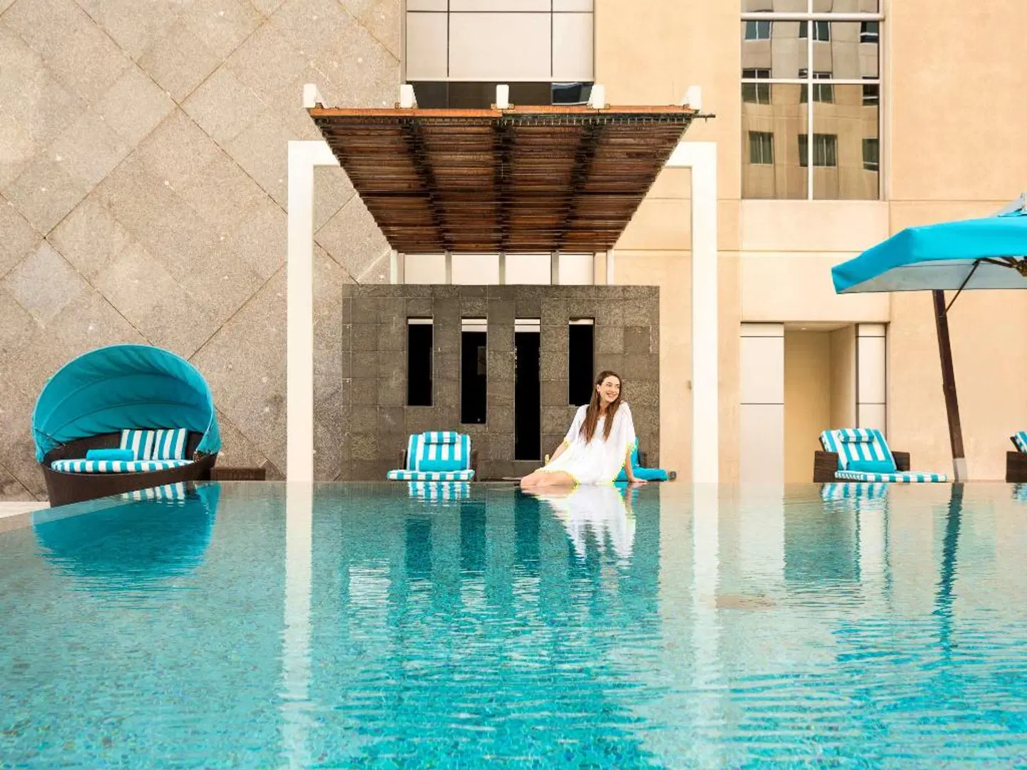 Novotel Deira Creekside Dubai OUTDOOR_POOL