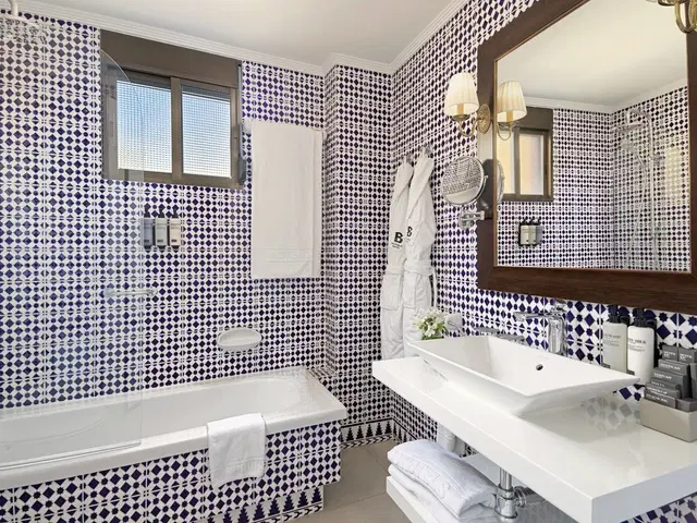 H10 Corregidor Boutique Hotel Badezimmer