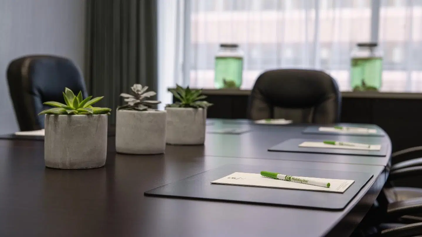 Holiday Inn Vancouver Downtown & Suites LOUNGE_LOBBY