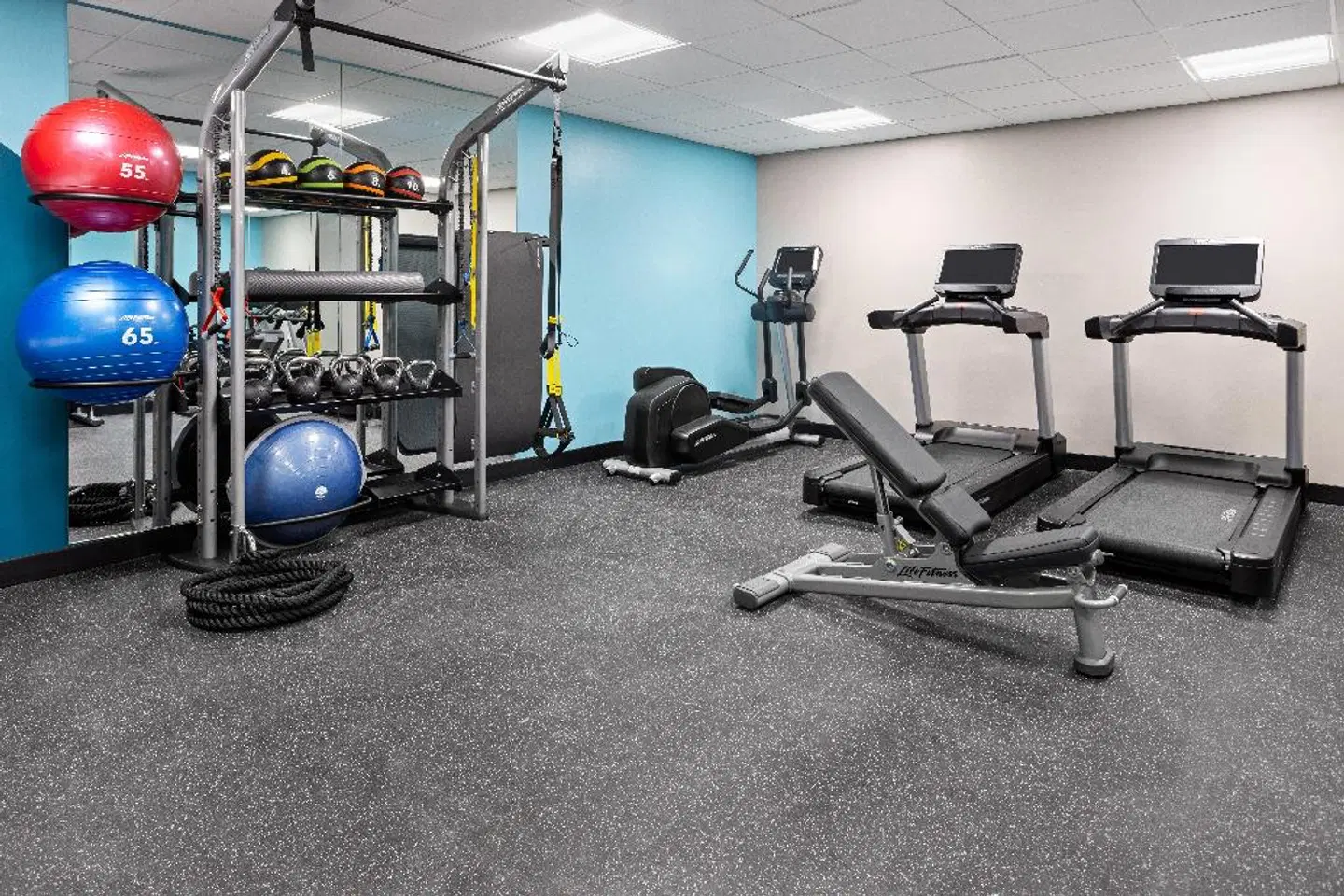 avid Hotel Brooklyn - Dyker Heights SPORTS_AND_LEISURE