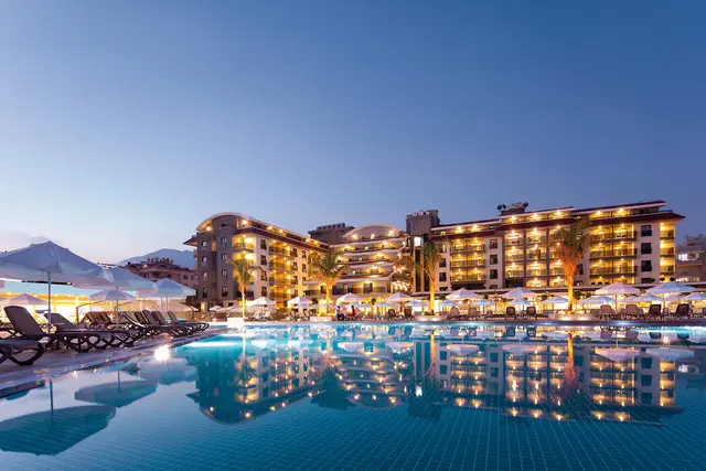 Green Garden Resort & Spa OUTDOOR_POOL