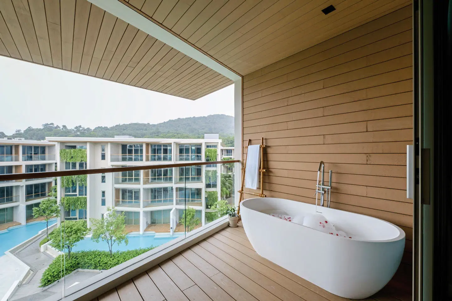 Wyndham Grand Nai Harn Beach Phuket Badezimmer