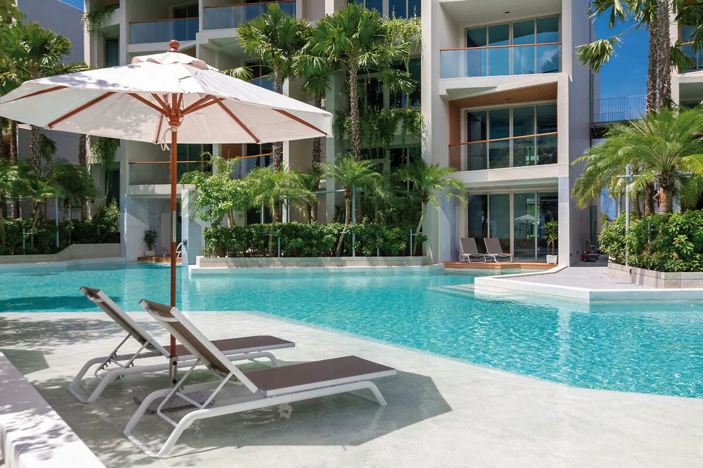 Wyndham Grand Nai Harn Beach Phuket OUTDOOR_POOL
