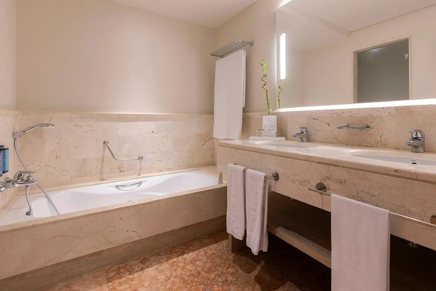 Hipotels Barrosa Palace Badezimmer