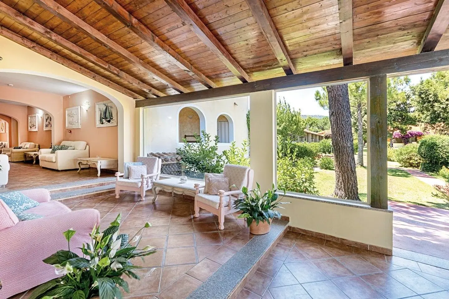 Colonna Hotel Du Golf LOUNGE_LOBBY