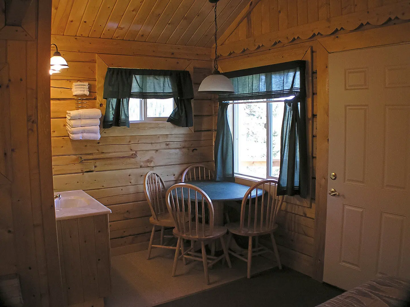 Denali Grizzly Bear Resort LOUNGE_LOBBY