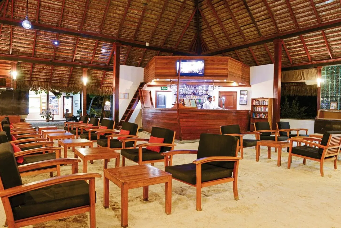 ADAARAN Club Rannalhi Bar