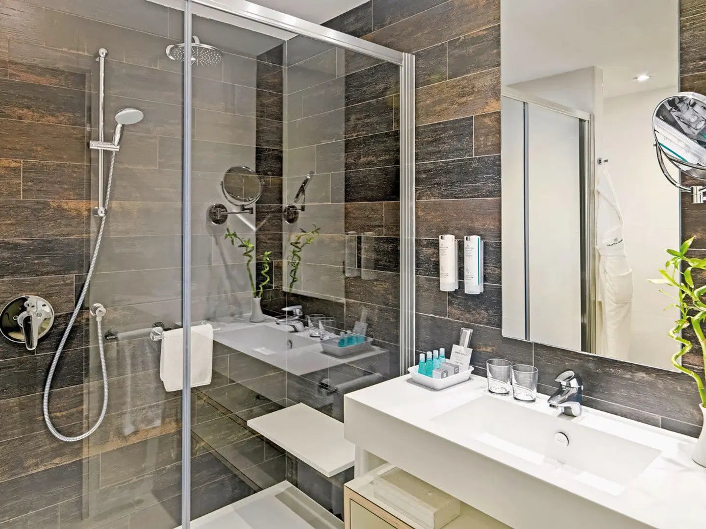 ADRIAN Hoteles Colón Guanahaní Badezimmer