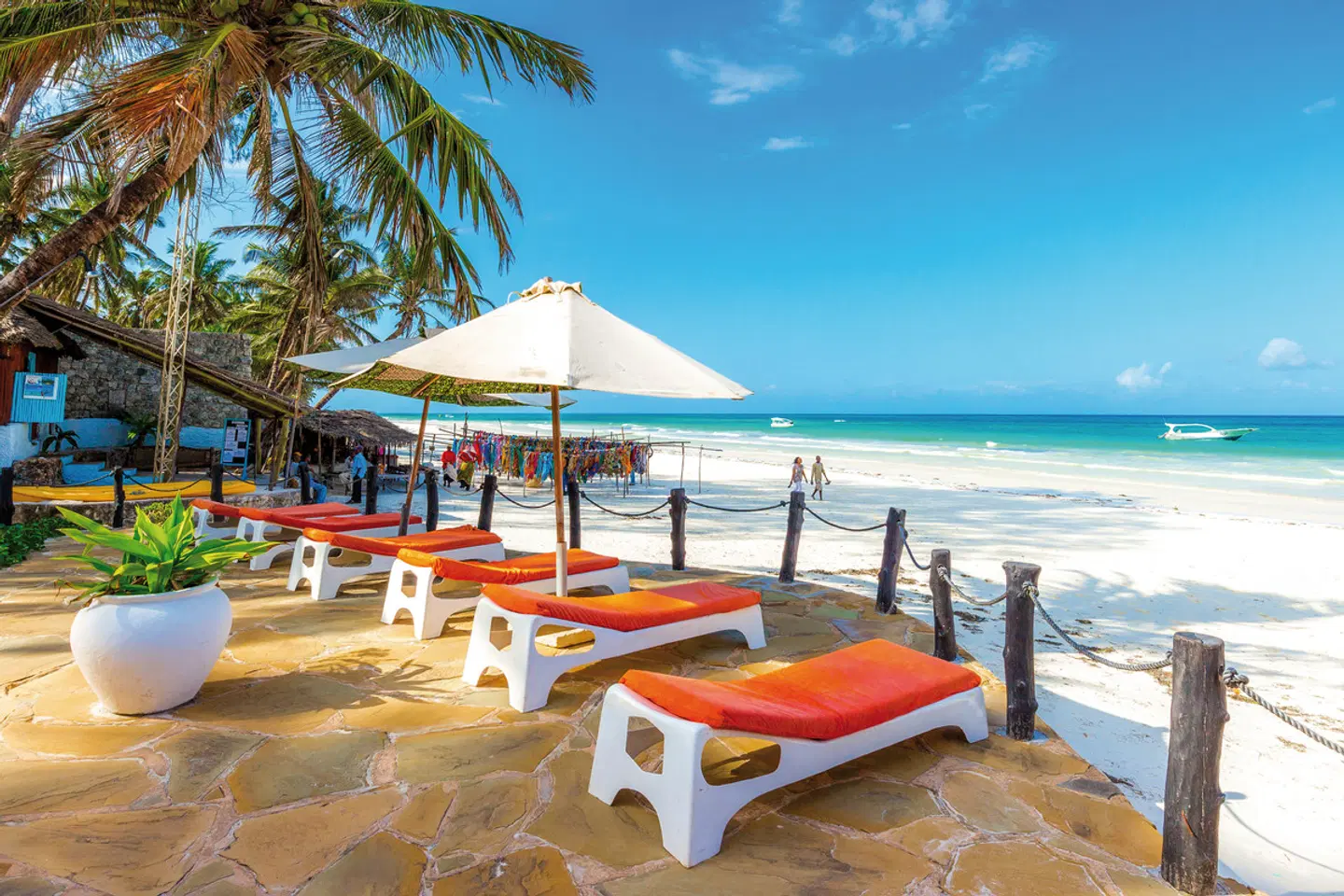 Nomad Beach Resort Strand