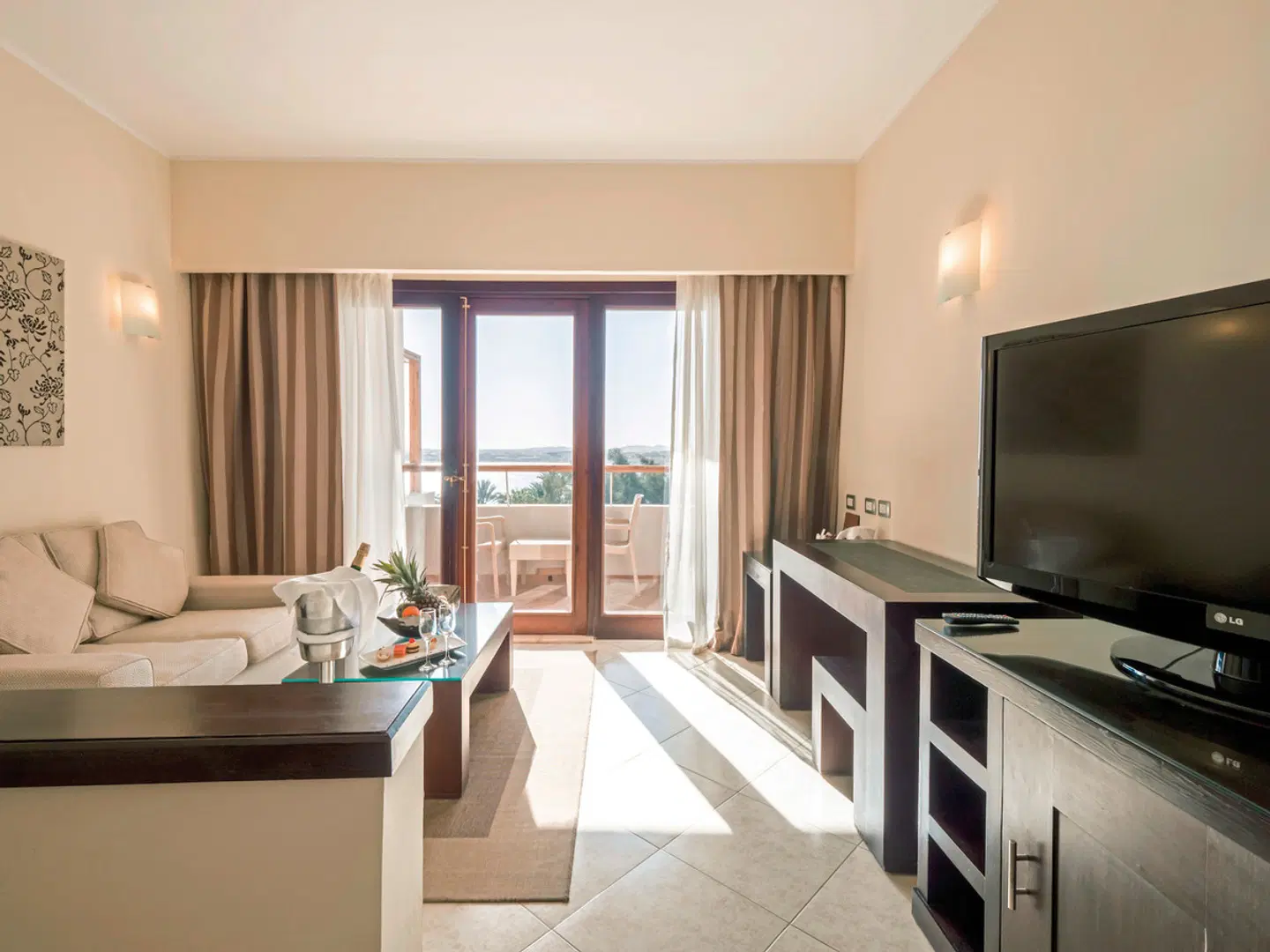 Fort Arabesque West Bay ROOM_EXAMPLE