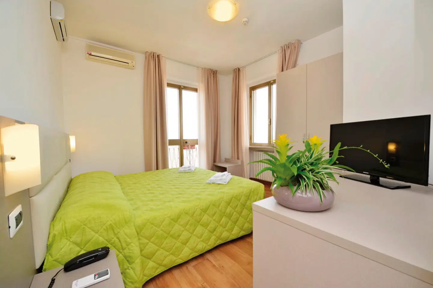 Bella Peschiera ROOM_EXAMPLE