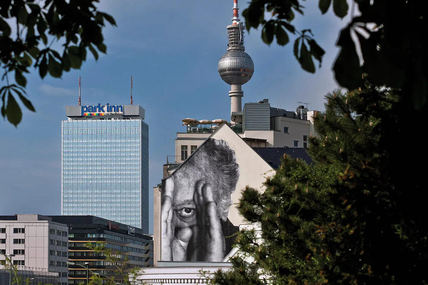 Park Inn by Radisson Berlin Alexanderplatz - inkl. Eintrittskarte DFB Pokalfinale EXTERIOR