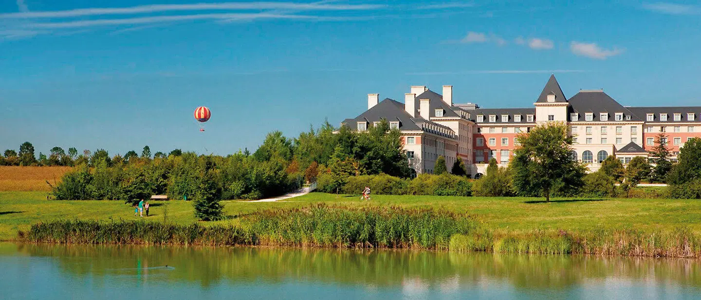 Dream Castle Paris LANDSCAPE