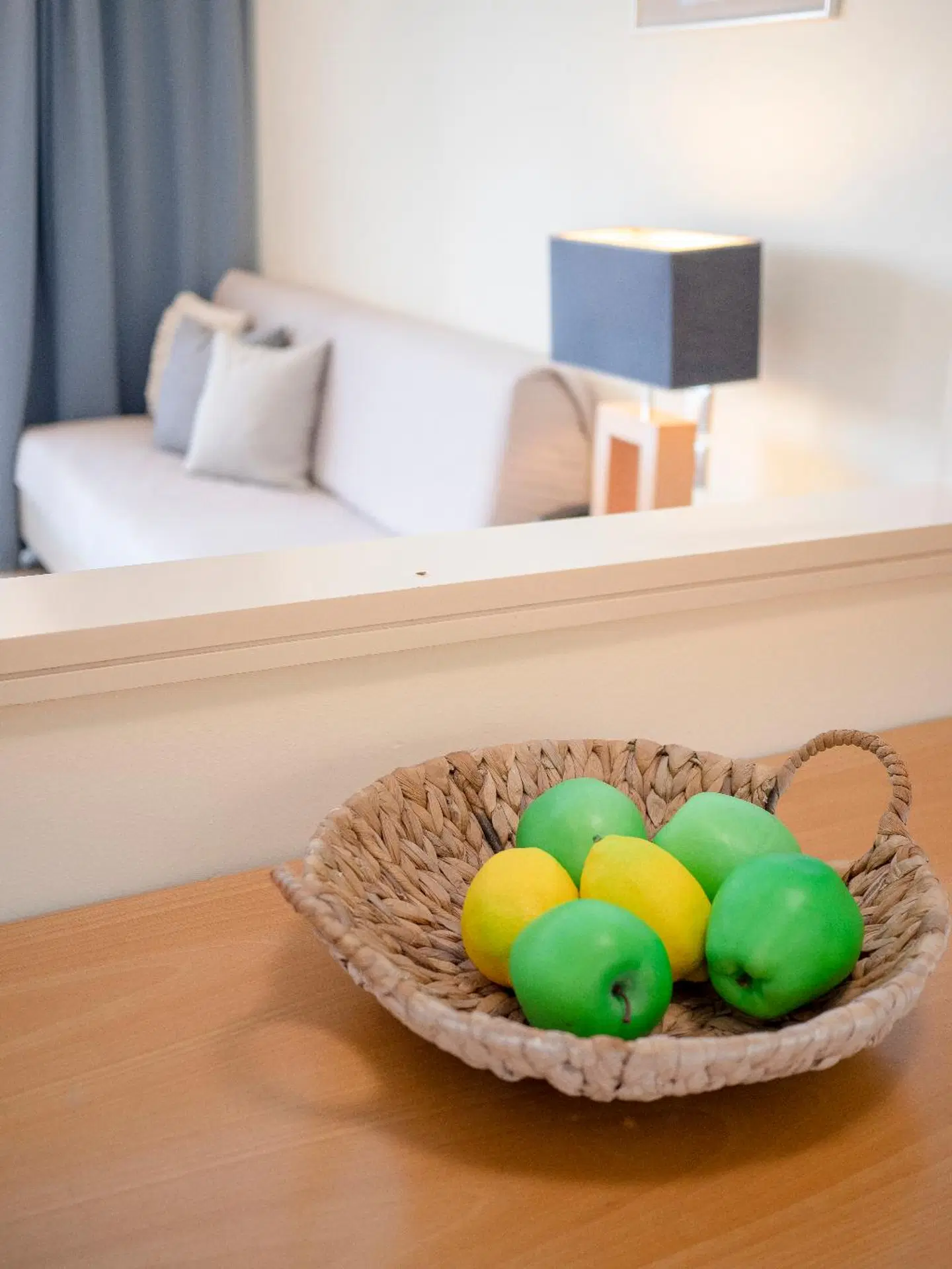 Athineon ROOM_EXAMPLE