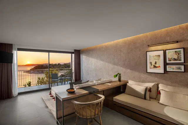 Club Marvy ROOM_EXAMPLE