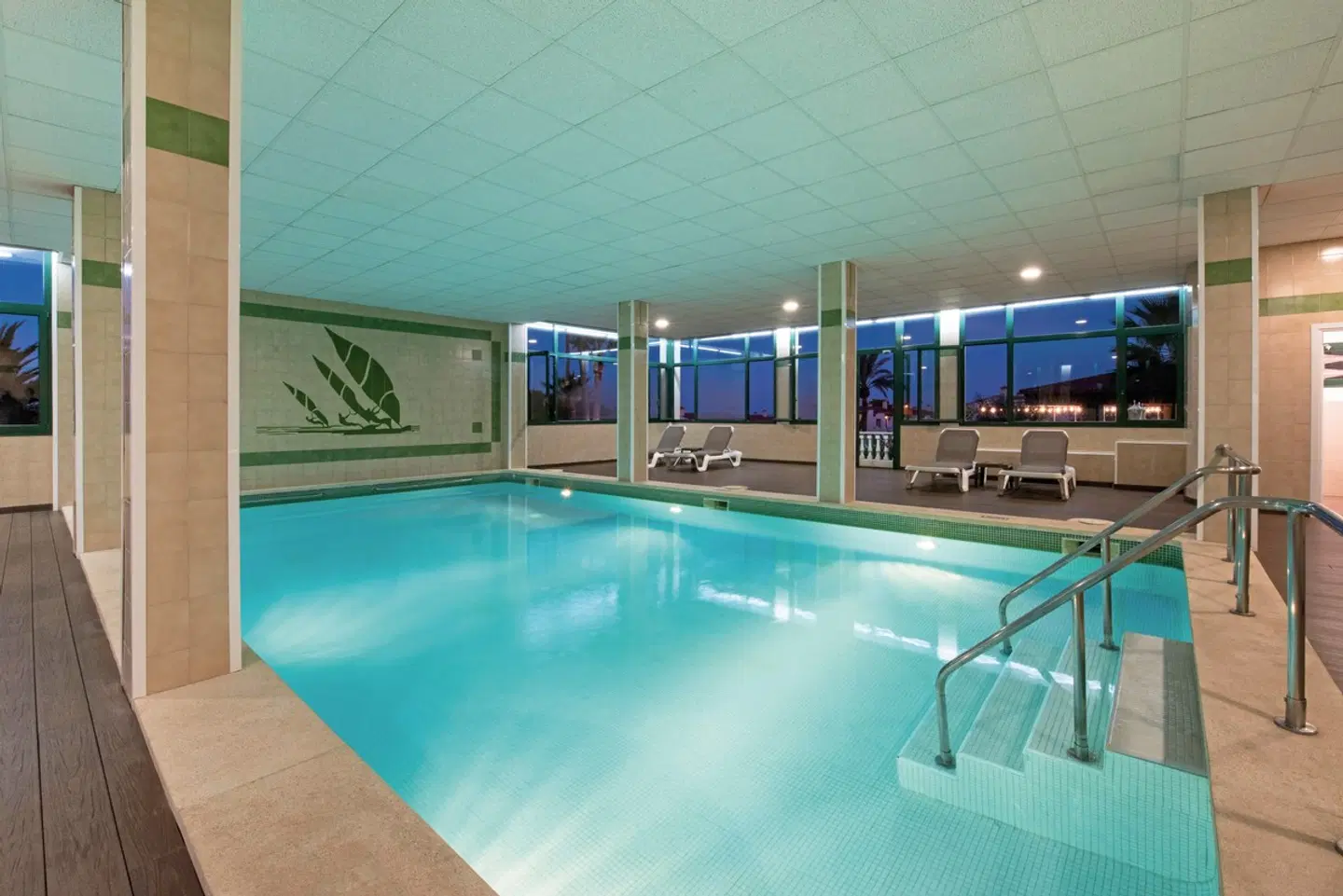 Valentin Son Bou Hallenbad