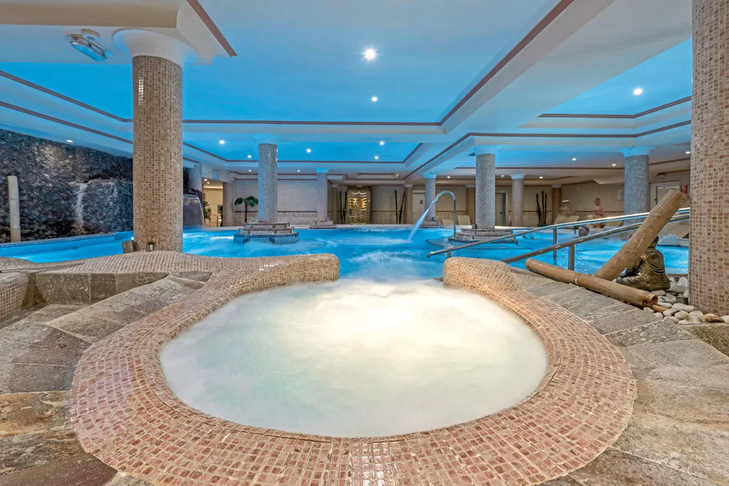 Bull Vital Suites & Spa Boutique Hotel Hallenbad