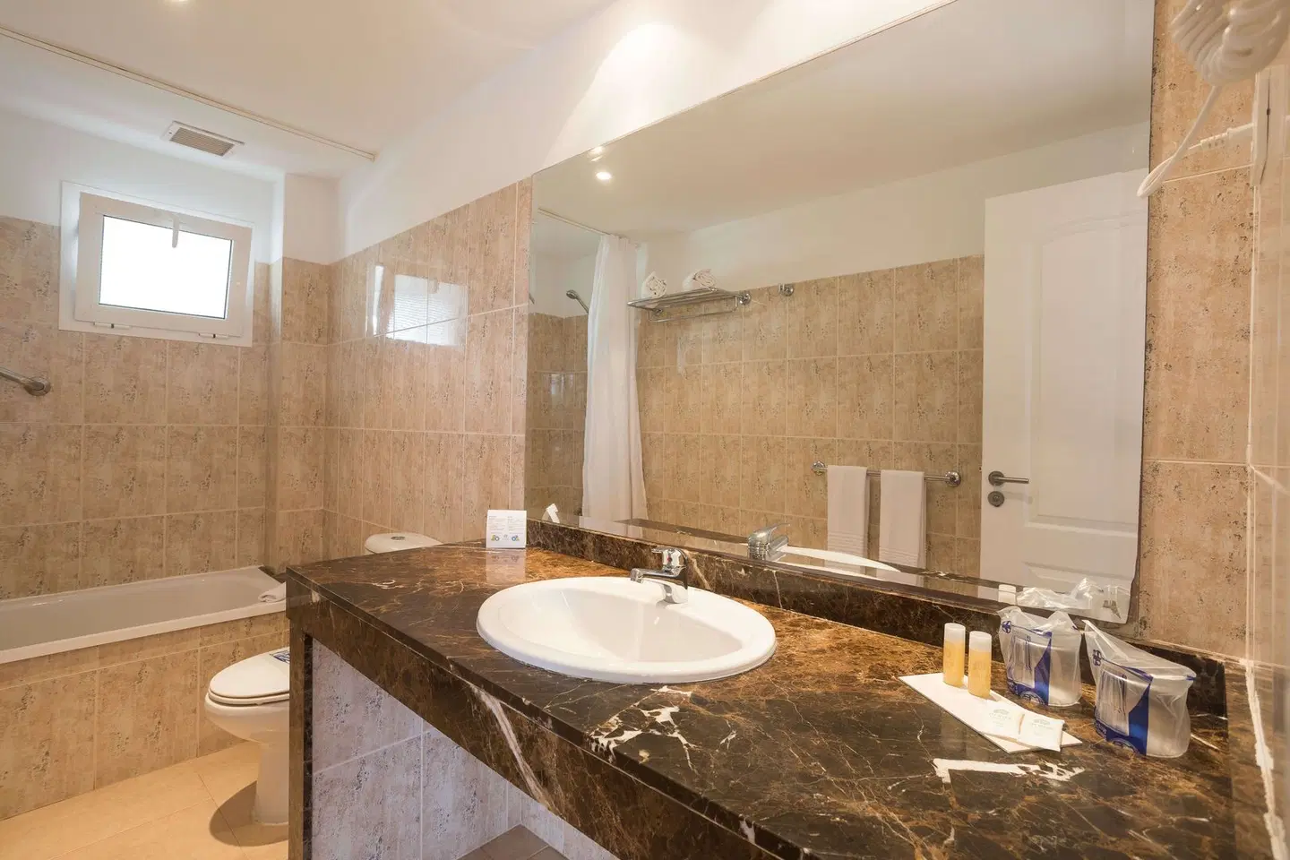 Hotel Arena Suite - Adults Only Badezimmer