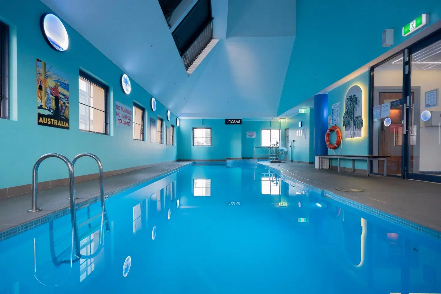 Sydney Hotel Harbour Suites Hallenbad