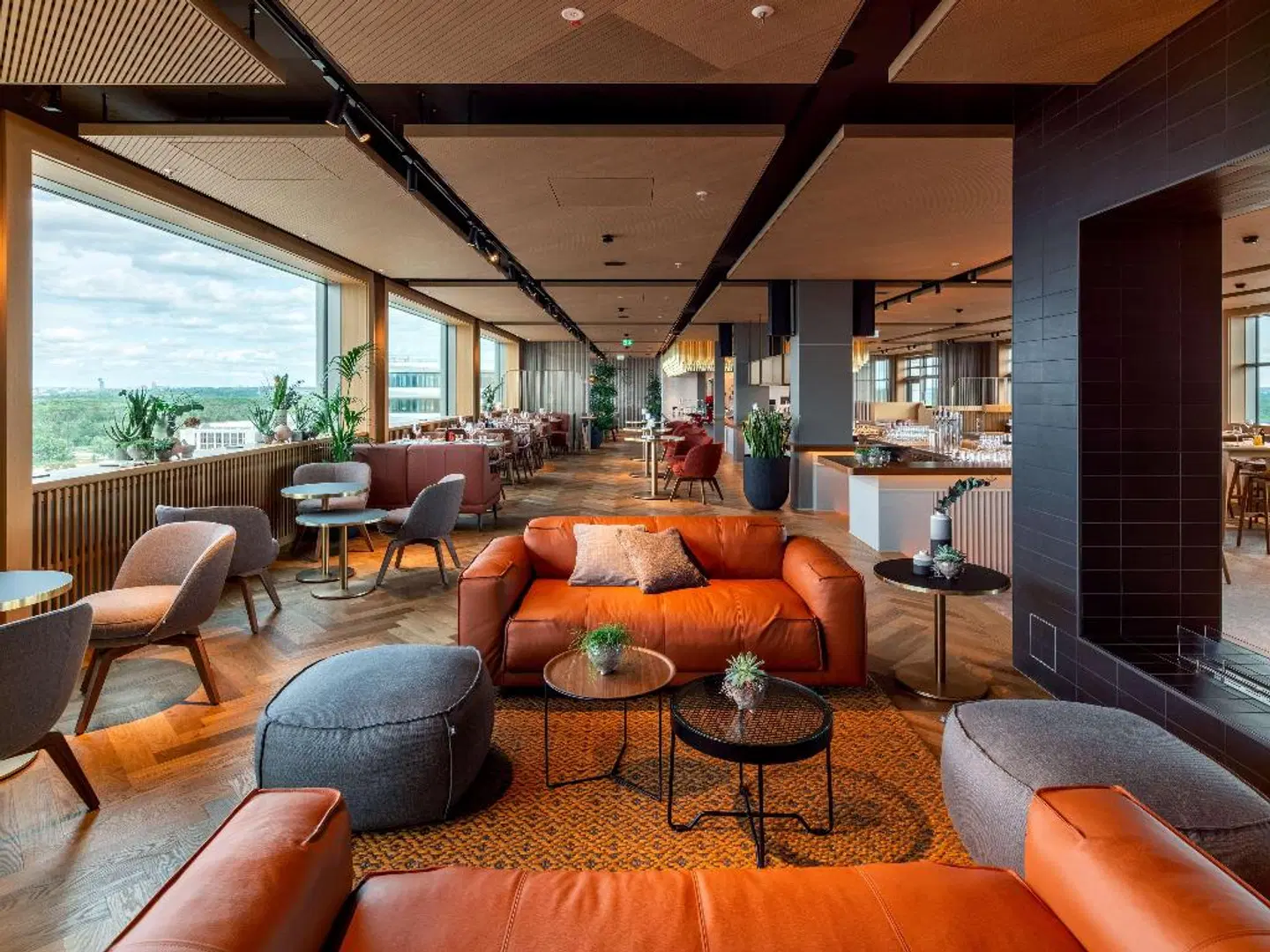 b'mine Hotel Frankfurt Airport Bar