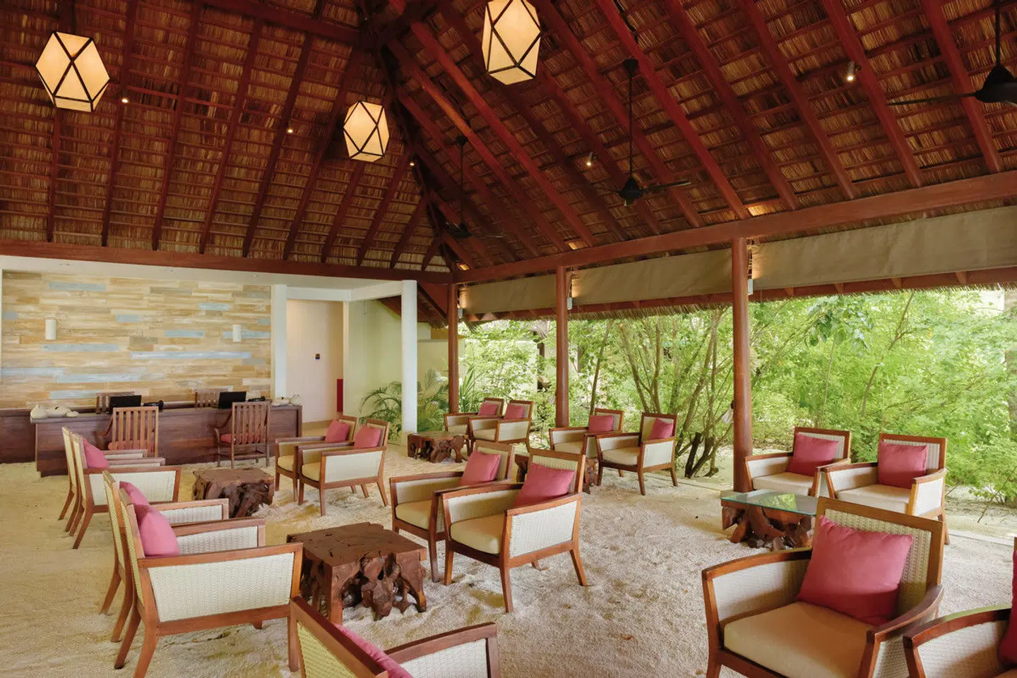 Summer Island Maldives LOUNGE_LOBBY