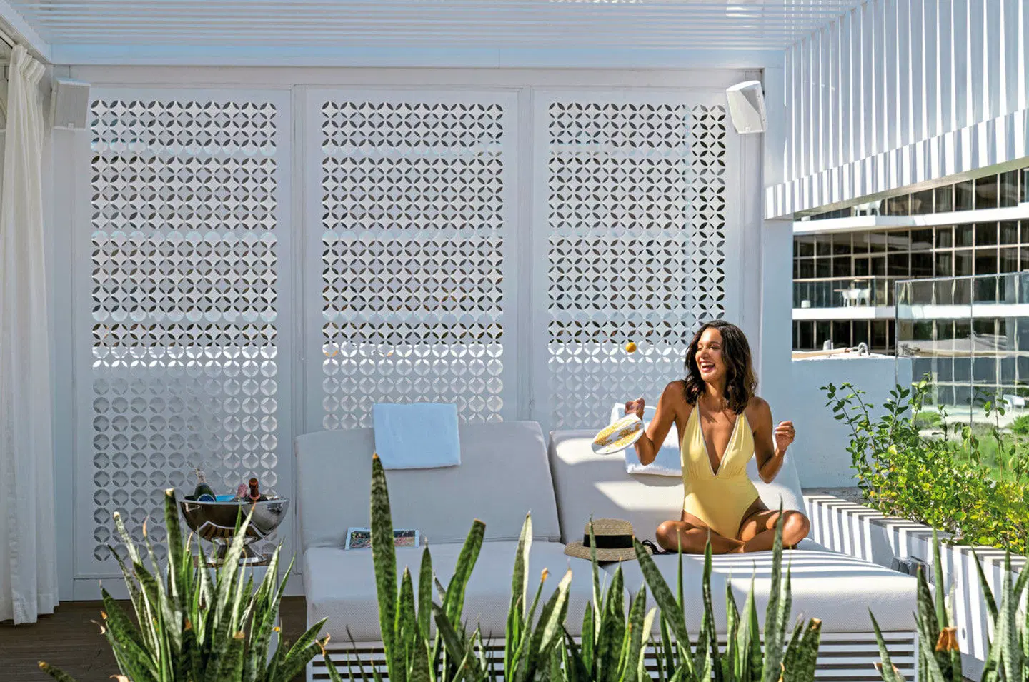 Th8 Palm Dubai Beach Resort, Vignette Collection PEOPLE