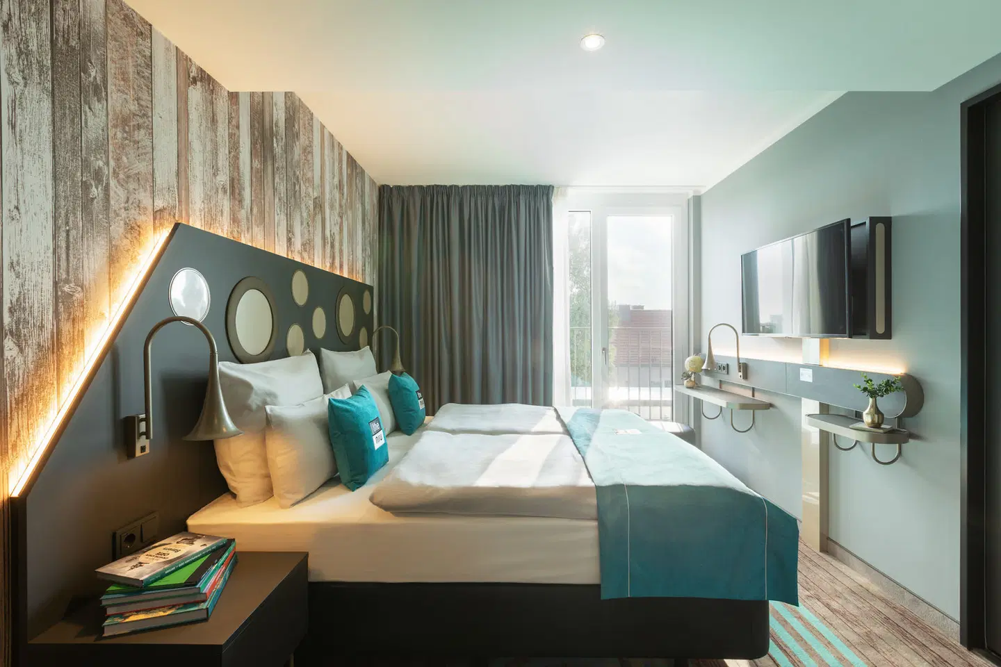 Holiday Inn - The Niu, Brass Munich Olympiapark ROOM_EXAMPLE