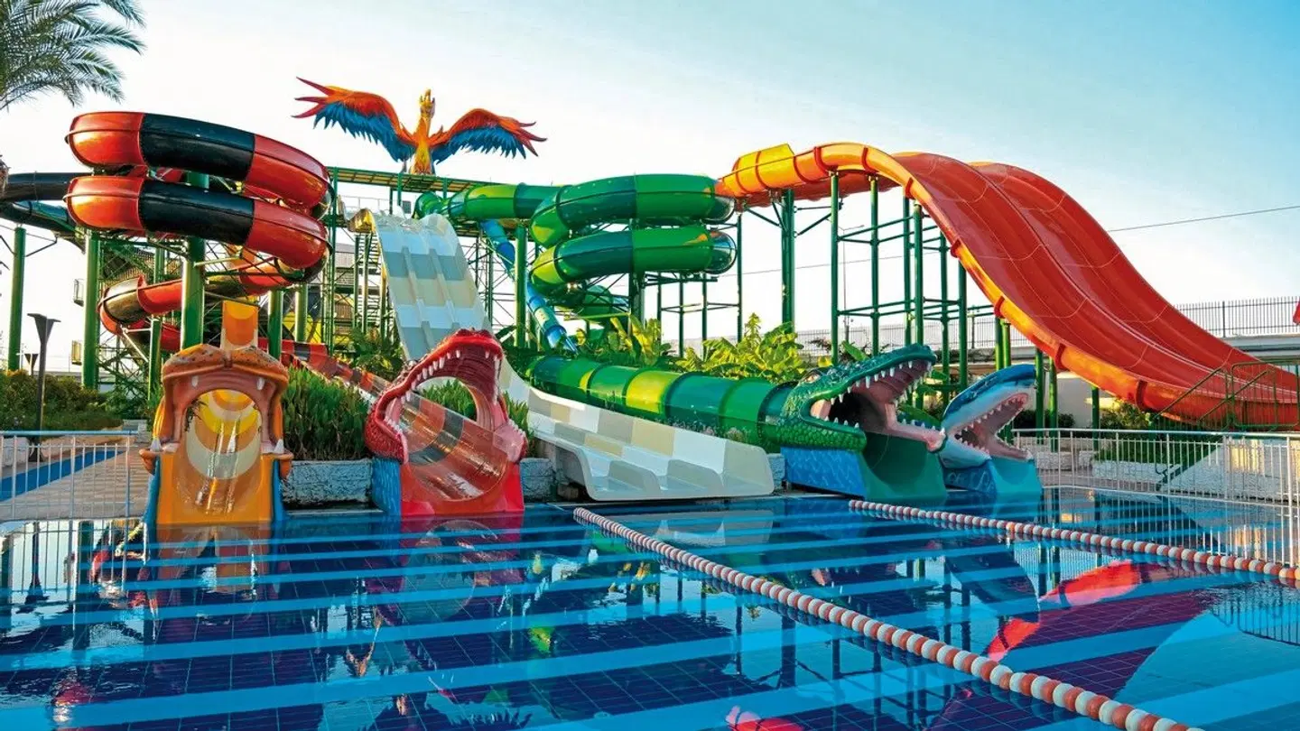 Crystal Admiral Aqua Collection OUTDOOR_POOL