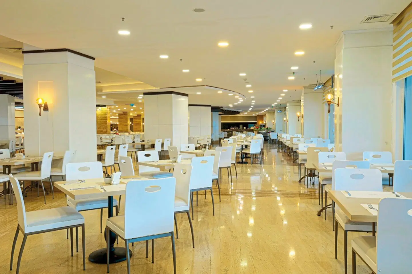 Crystal Admiral Aqua Collection Bar