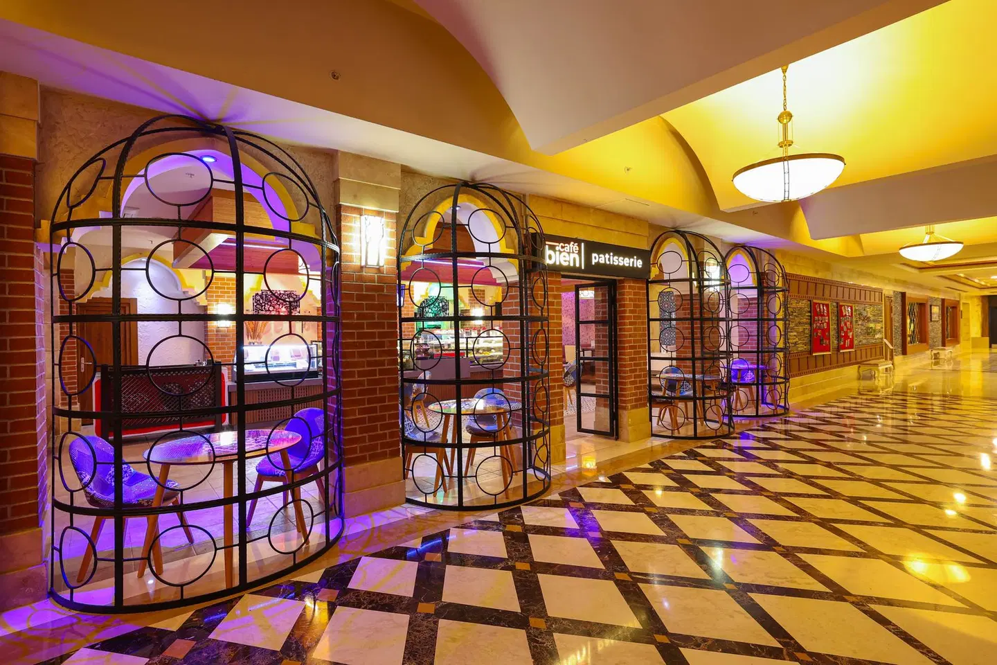 Crystal Family Comfort Collection Restaurant