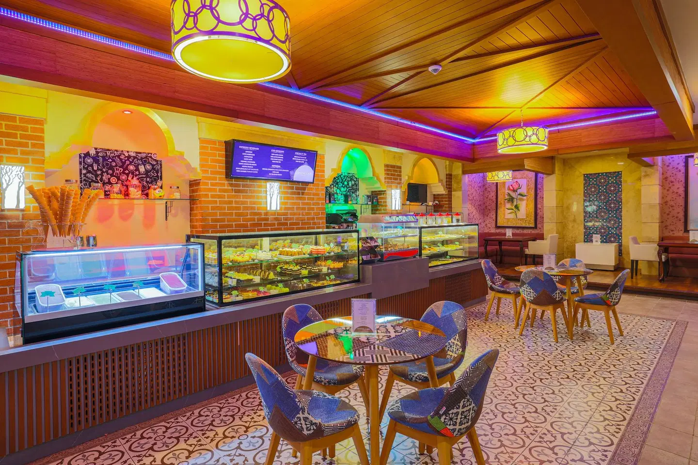 Crystal Family Comfort Collection Restaurant