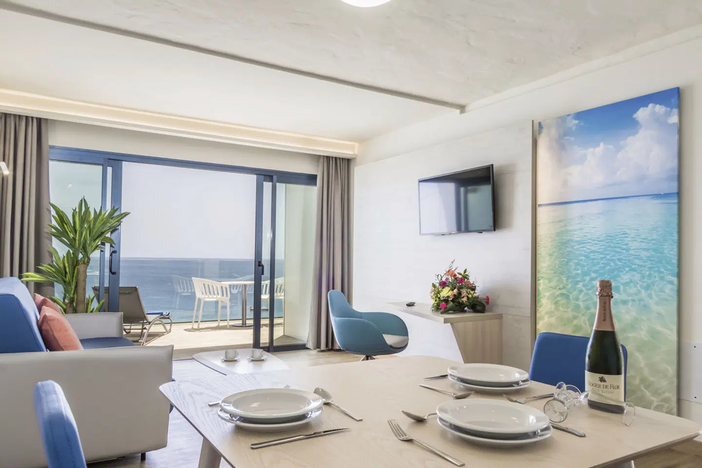 Garden & Sea Boutique Lodging by LIVVO LOUNGE_LOBBY