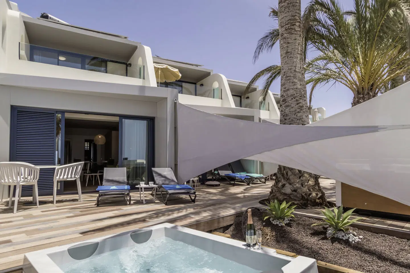 Garden & Sea Boutique Lodging by LIVVO OUTDOOR_POOL