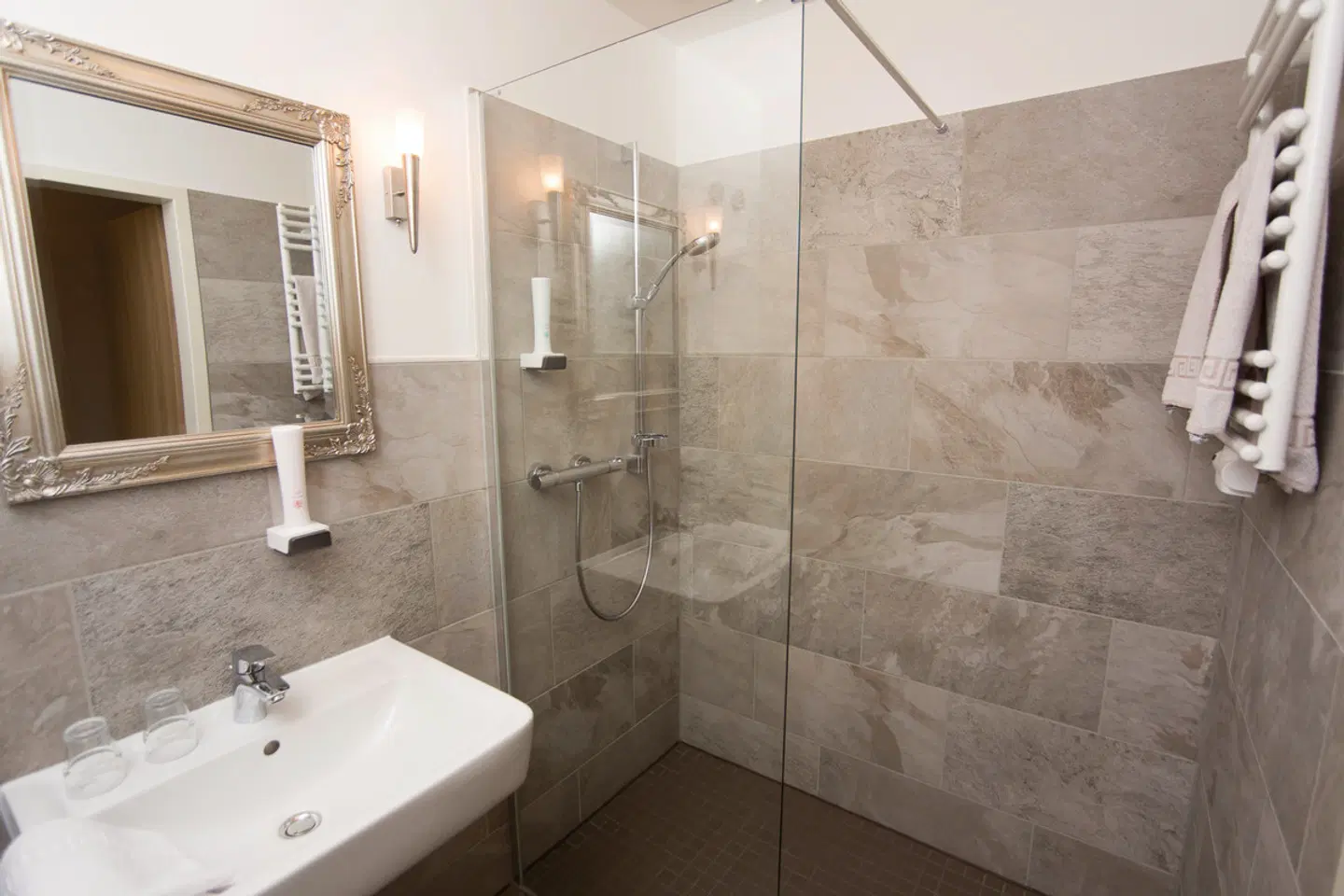 Hasseröder Burghotel Badezimmer