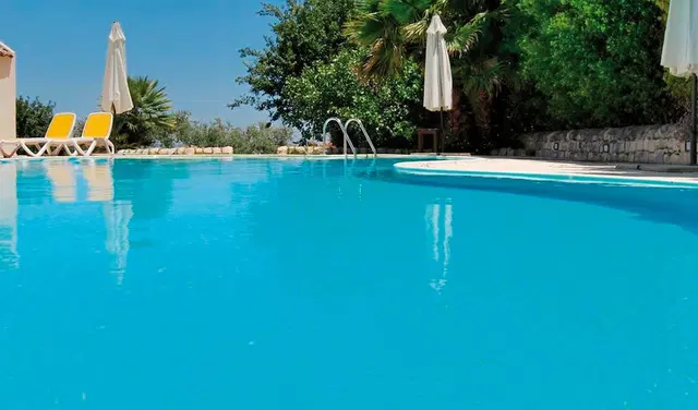 Miralago OUTDOOR_POOL