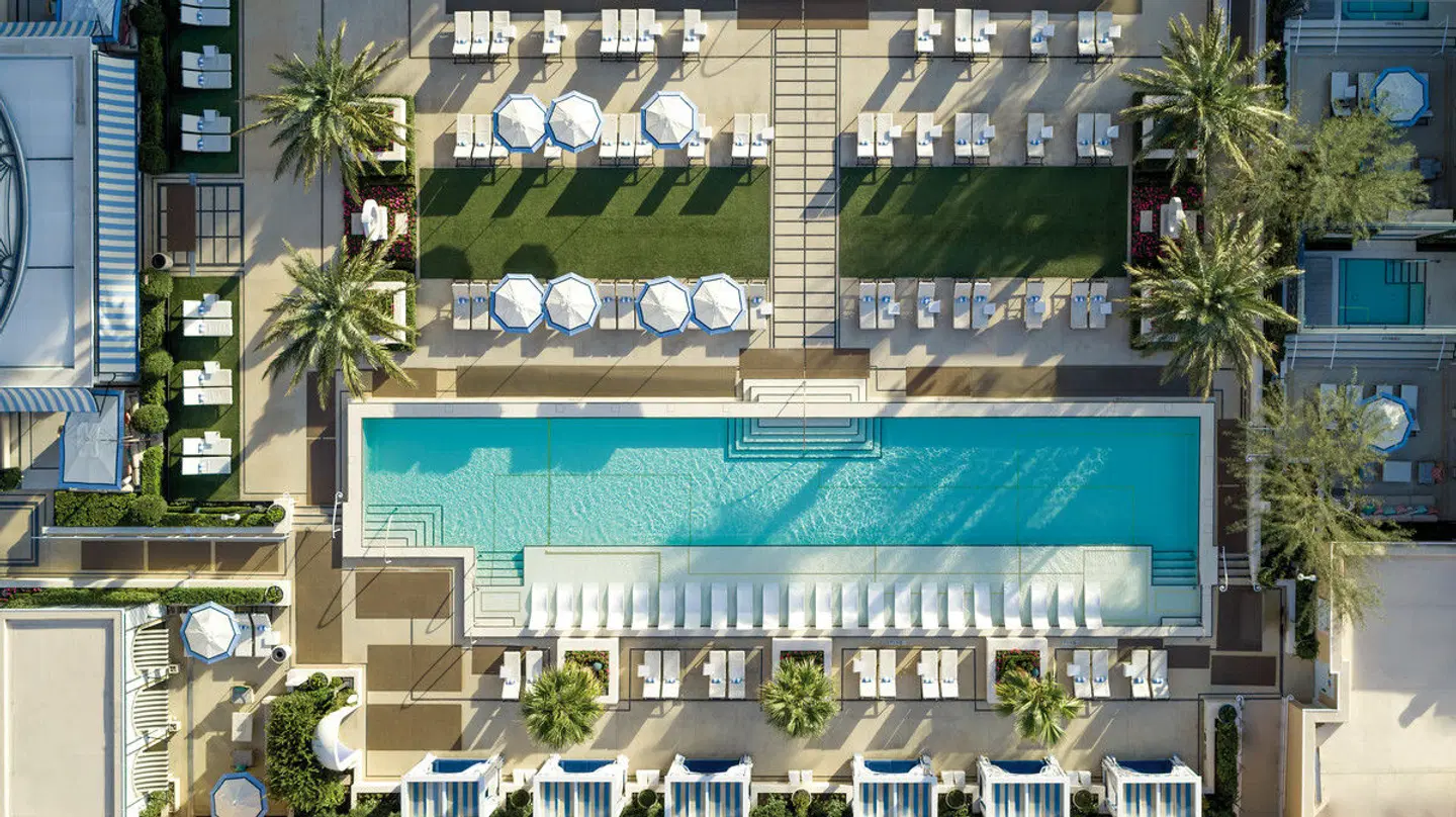 The Venetian OUTDOOR_POOL