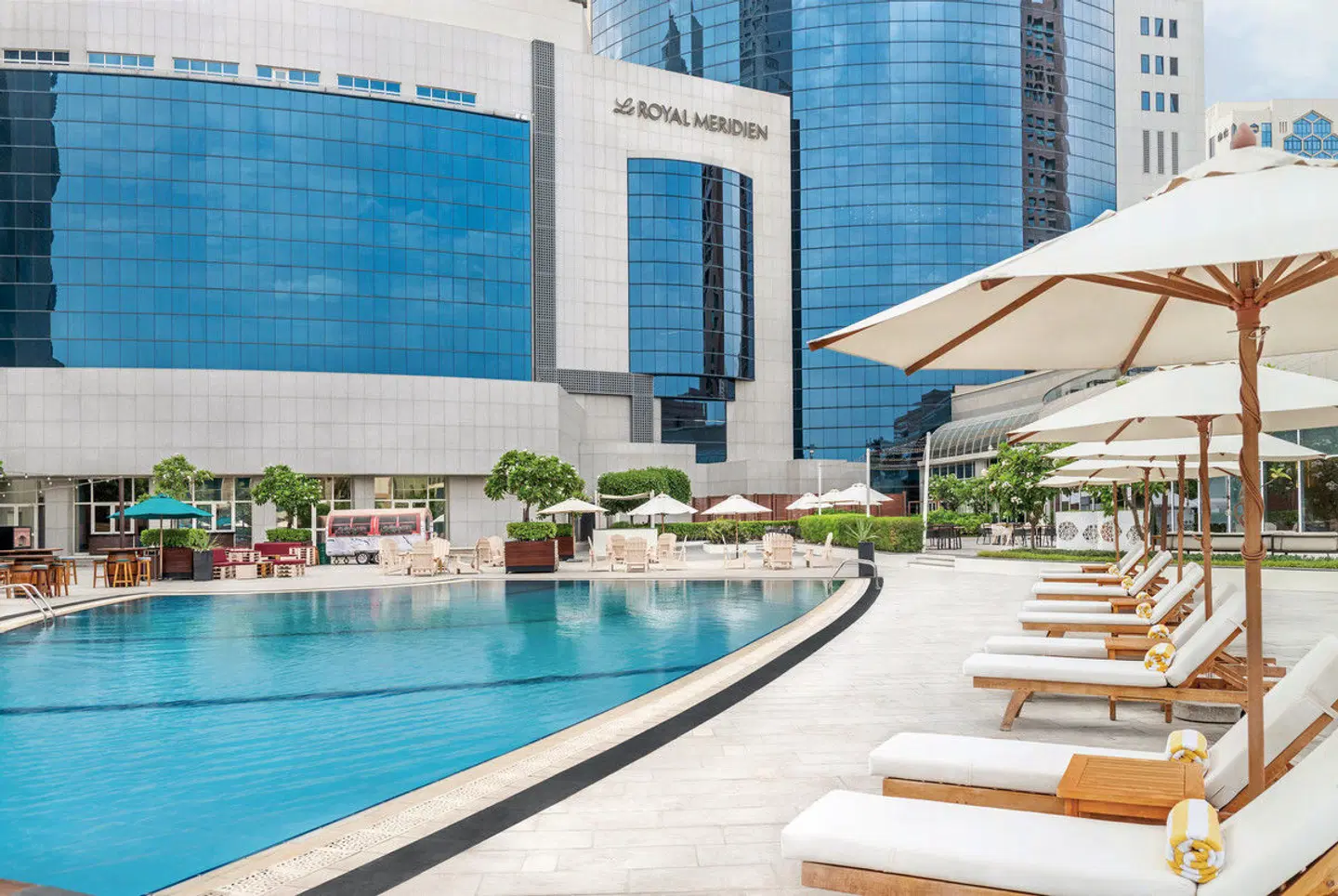 Le Royal Méridien Abu Dhabi OUTDOOR_POOL