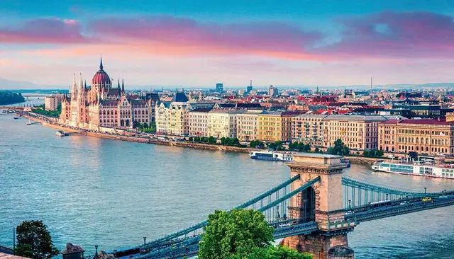 Hotel Barceló Budapest - inkl. Formel 1 Wochenend Ticket Budapest Strand