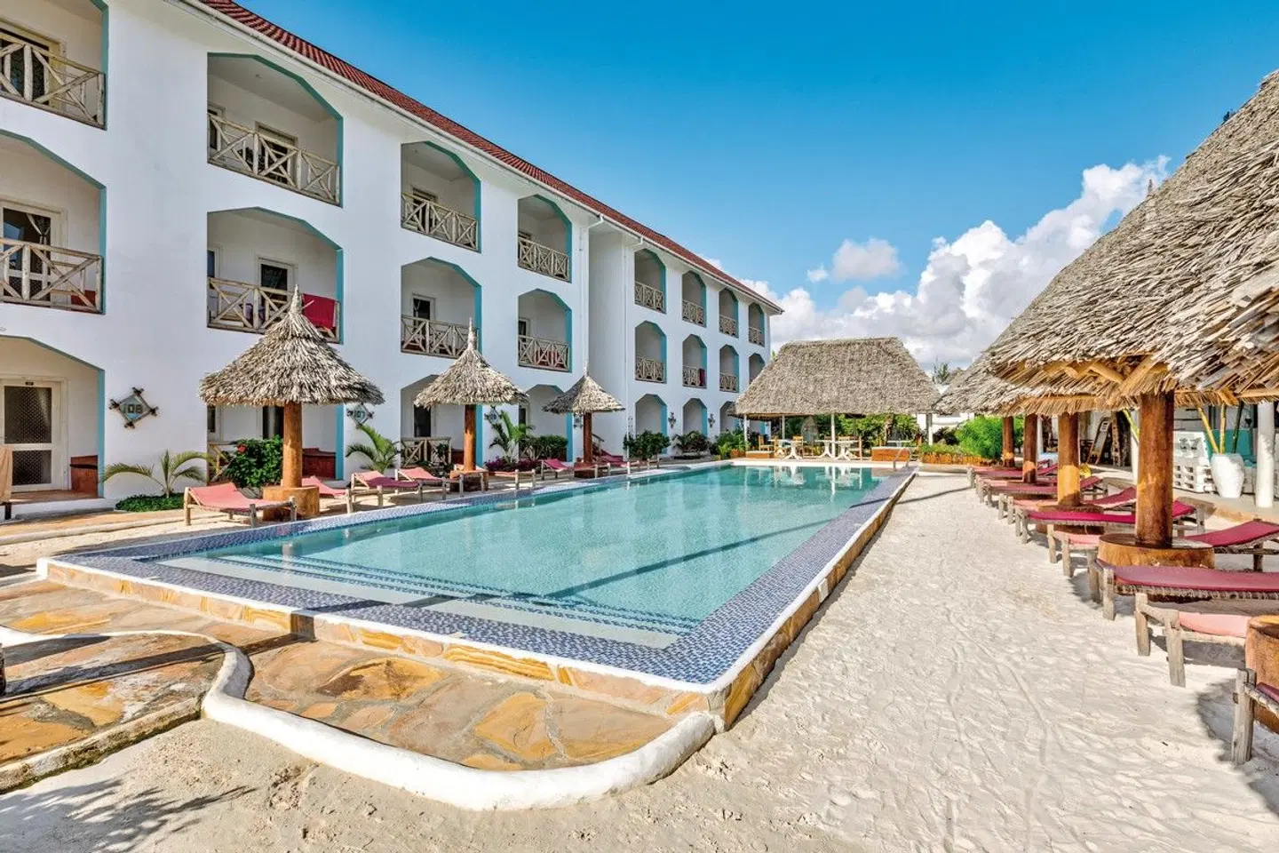 AHG Sun Bay Mlilile Beach OUTDOOR_POOL