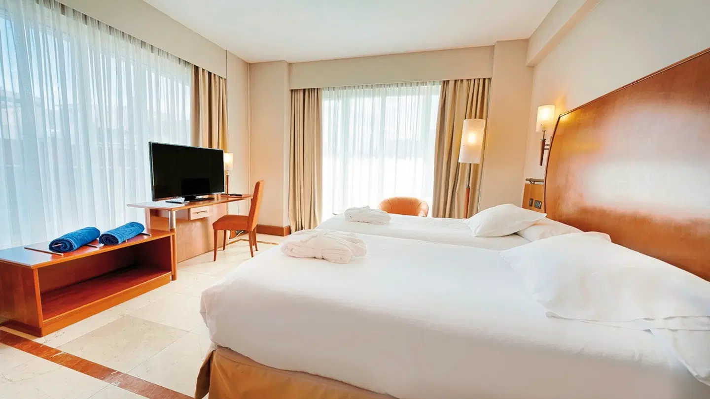 Bull Reina Isabel & Spa ROOM_EXAMPLE