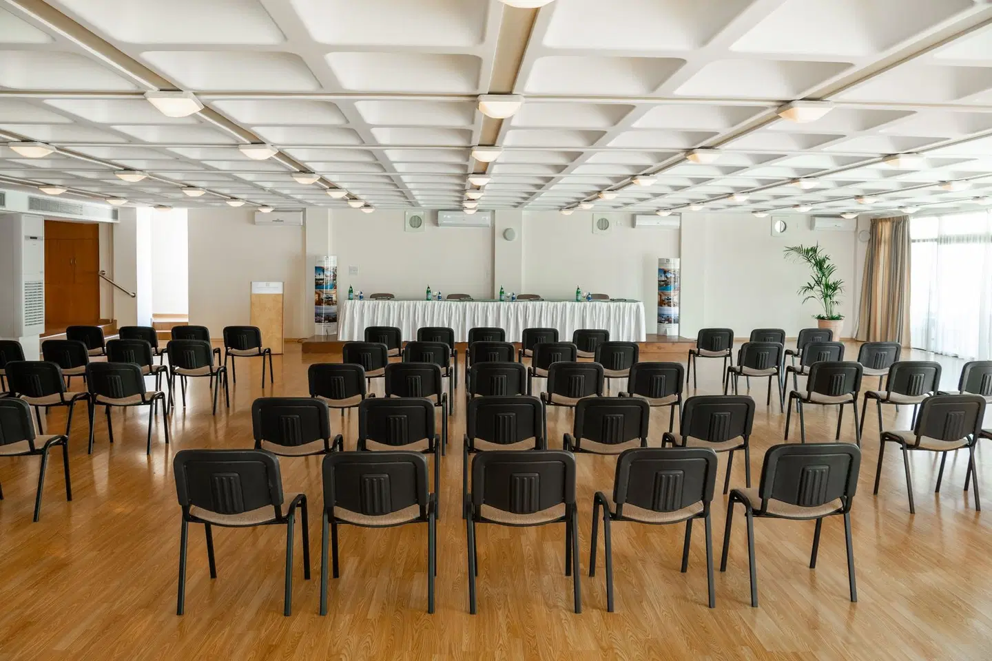 Constantinou Bros Athena Beach Konferenz