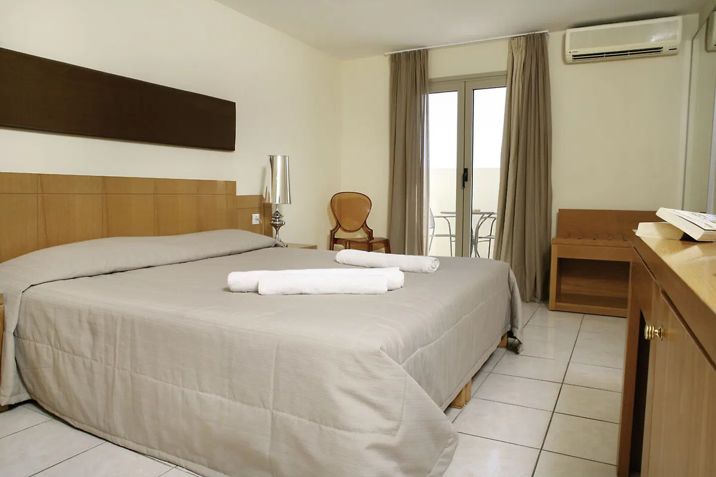 Golden Beach ROOM_EXAMPLE