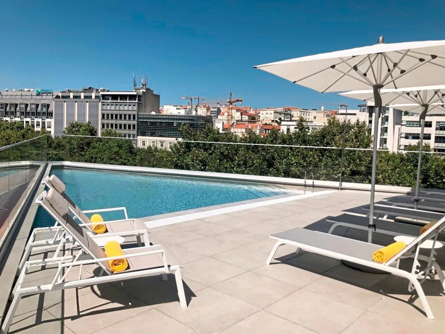 Turim Boulevard Hotel OUTDOOR_POOL