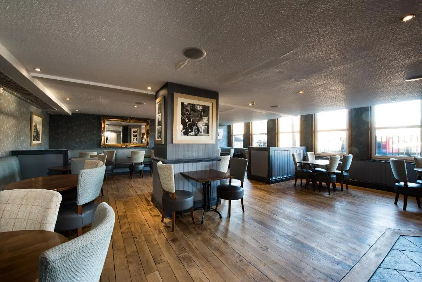 Jurys Inn Edinburgh LOUNGE_LOBBY