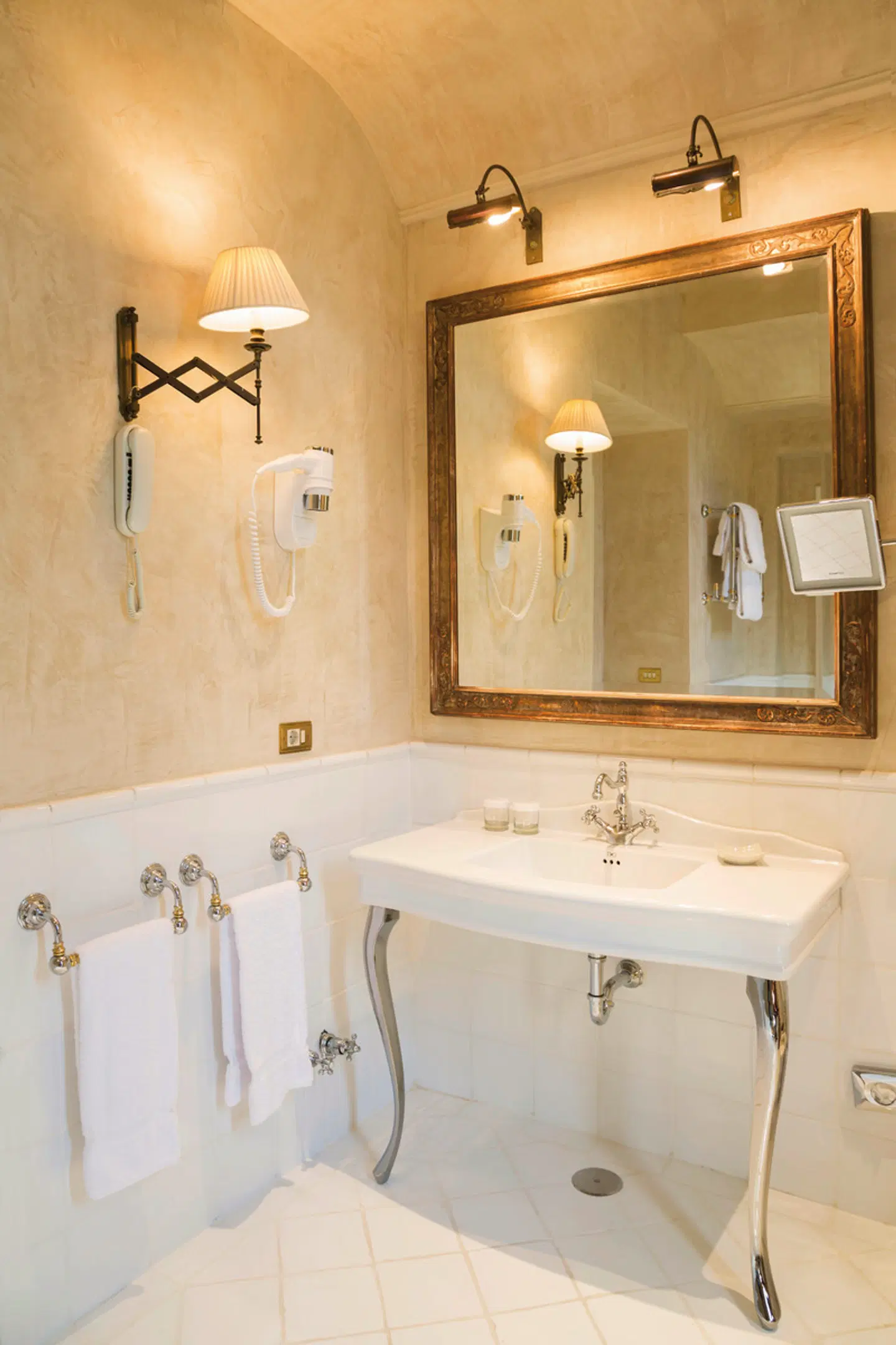 Grand Hotel Baglioni Badezimmer