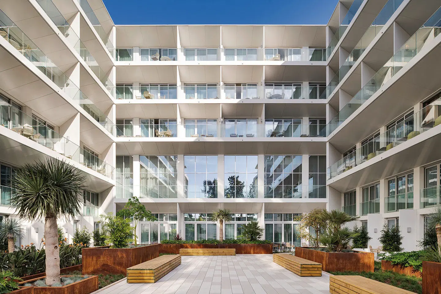Hyatt Regency Lisbon EXTERIOR